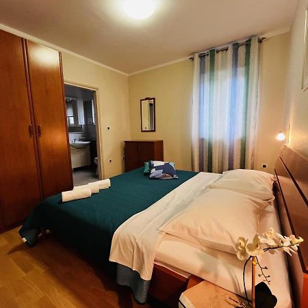 Apartmani Ivica Krk Town Esterno foto