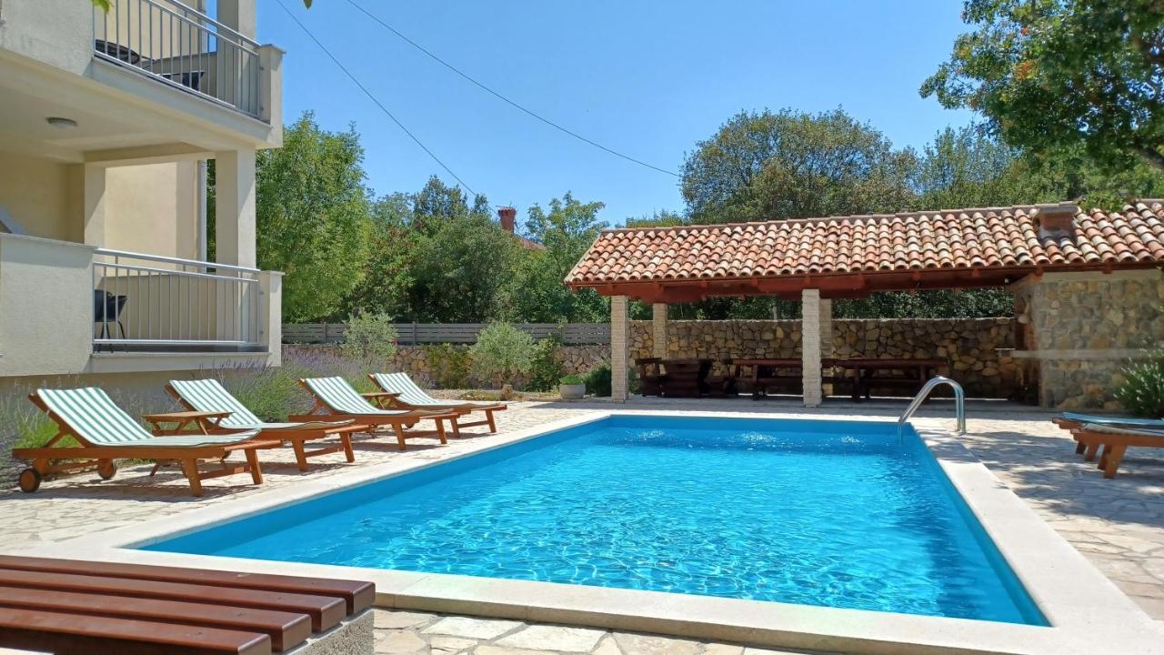 Apartmani Ivica Krk Town Esterno foto