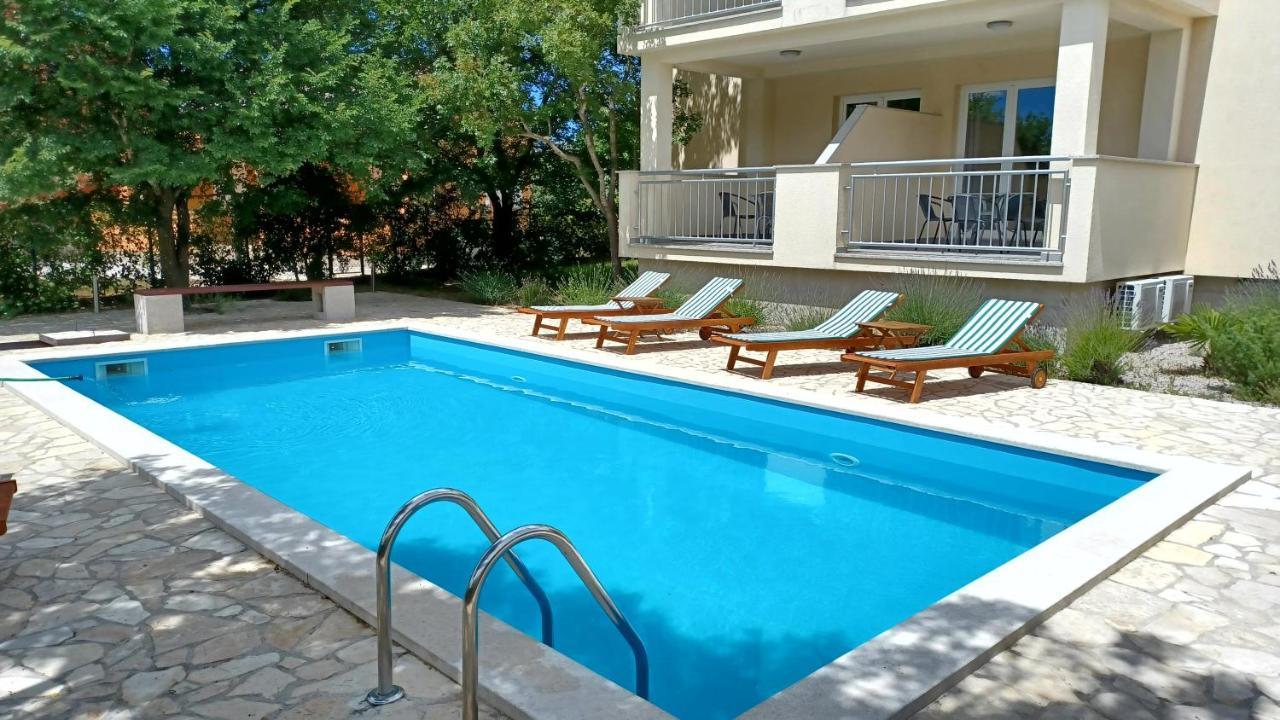 Apartmani Ivica Krk Town Esterno foto