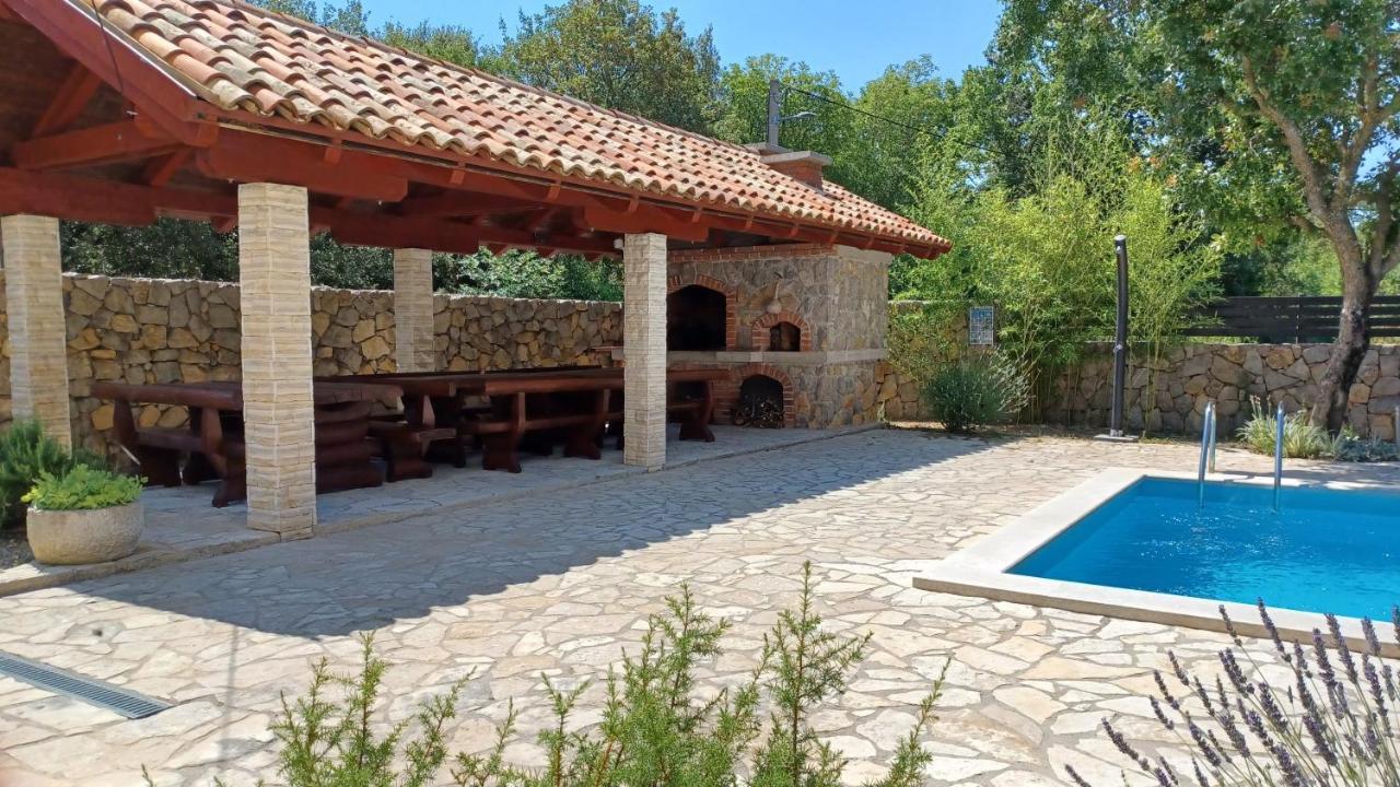 Apartmani Ivica Krk Town Esterno foto