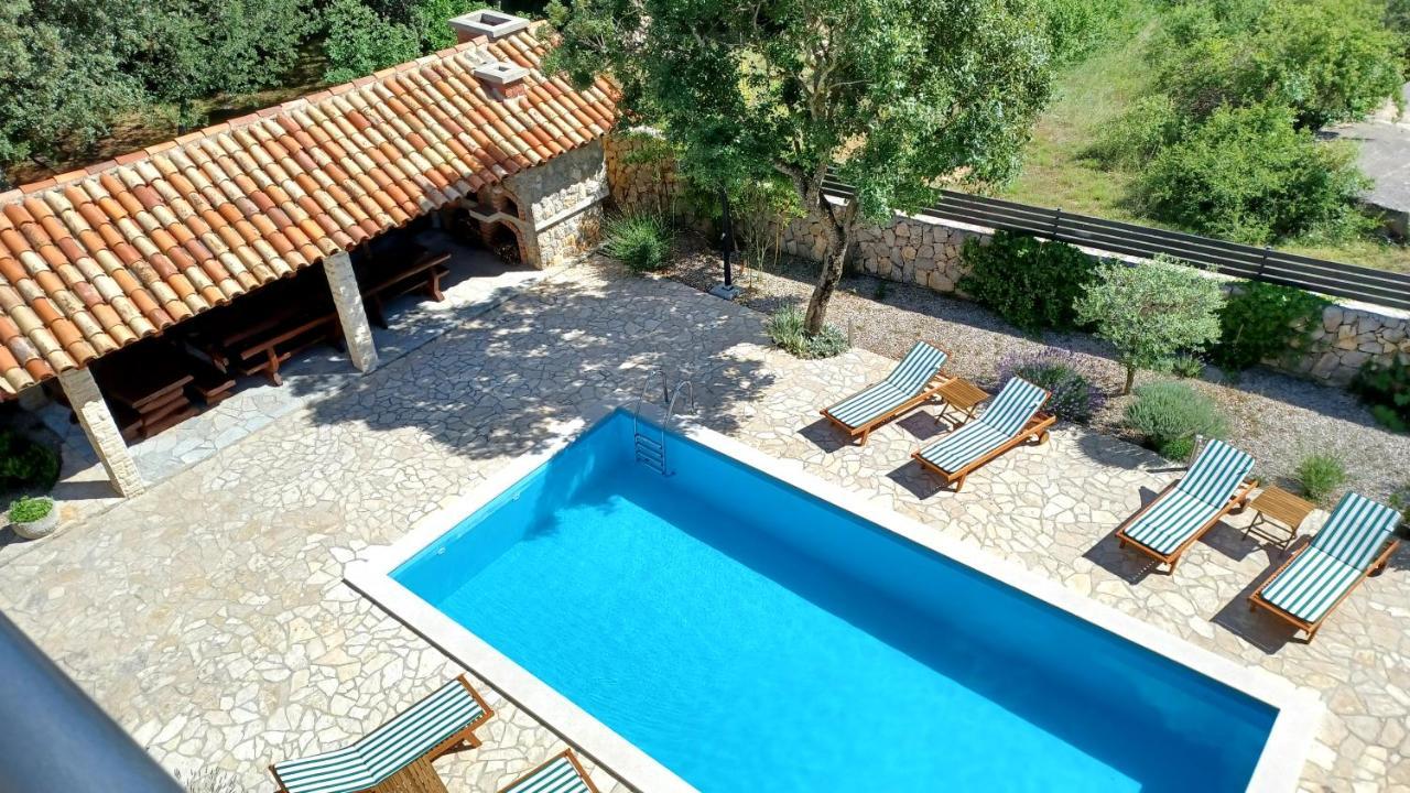 Apartmani Ivica Krk Town Esterno foto