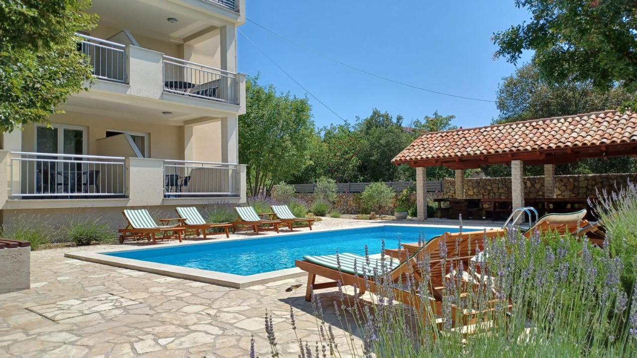 Apartmani Ivica Krk Town Esterno foto