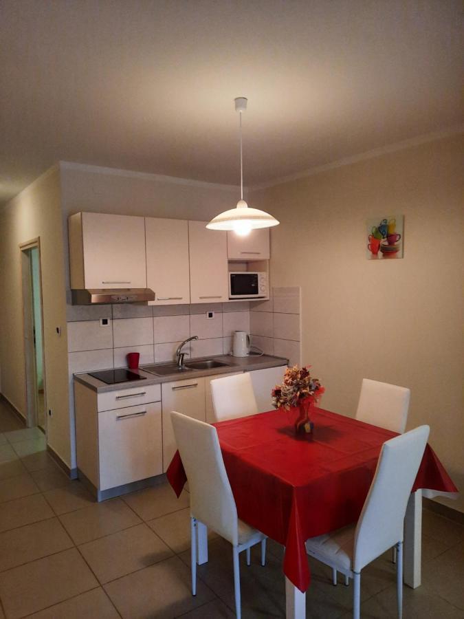 Apartmani Ivica Krk Town Esterno foto