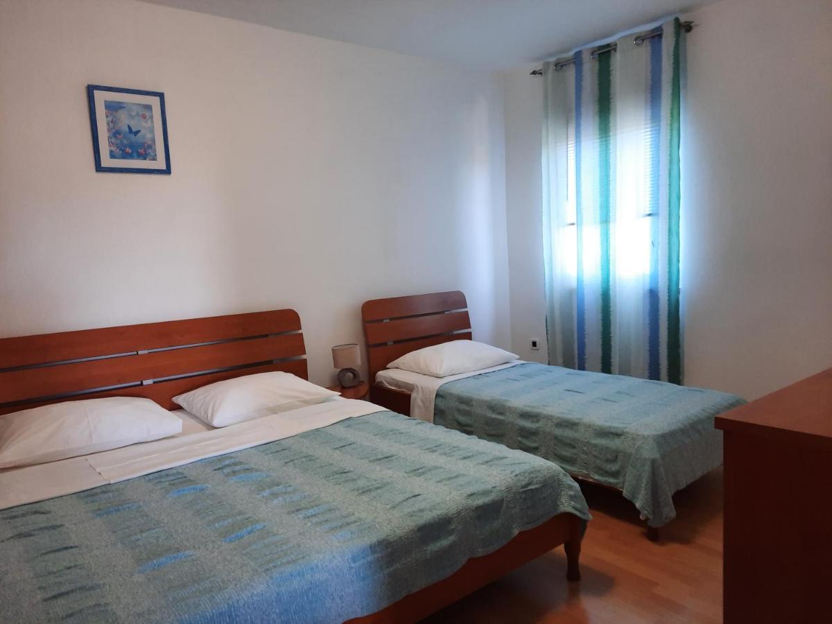 Apartmani Ivica Krk Town Esterno foto