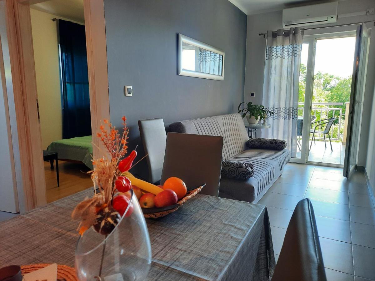Apartmani Ivica Krk Town Esterno foto