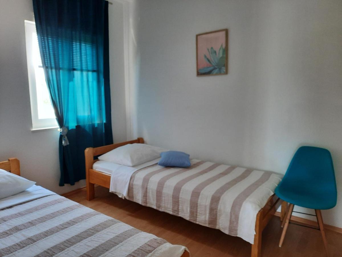 Apartmani Ivica Krk Town Esterno foto