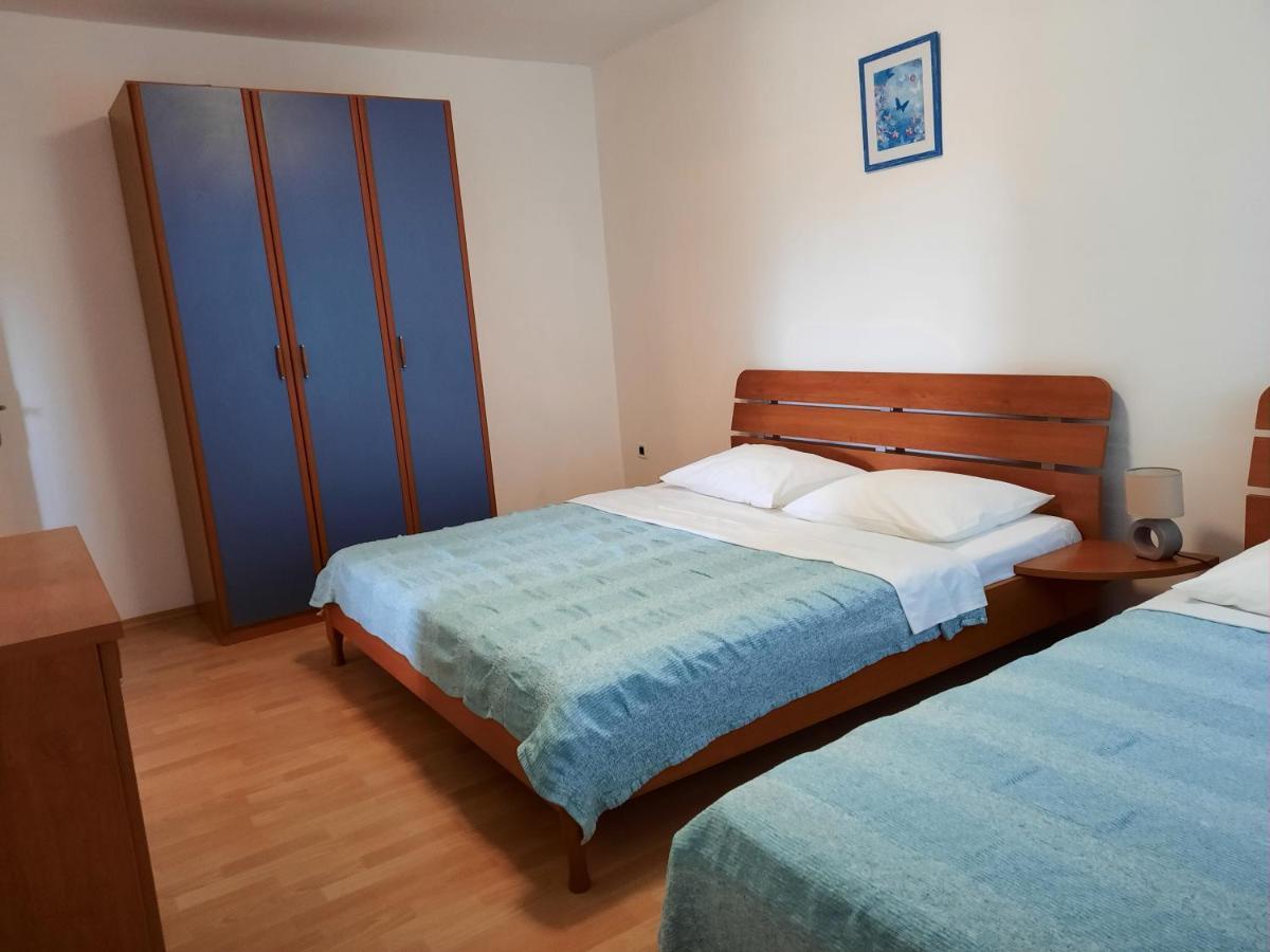 Apartmani Ivica Krk Town Esterno foto