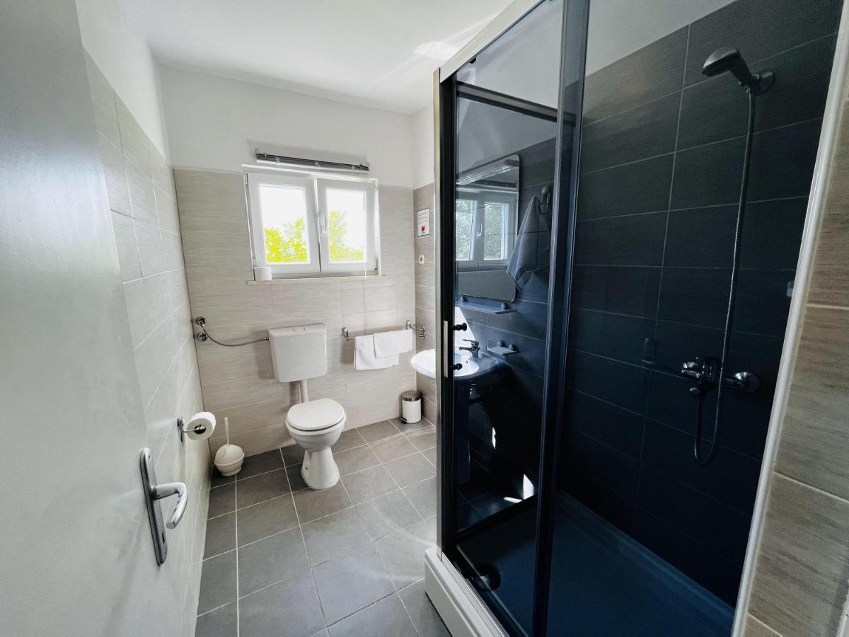 Apartmani Ivica Krk Town Esterno foto