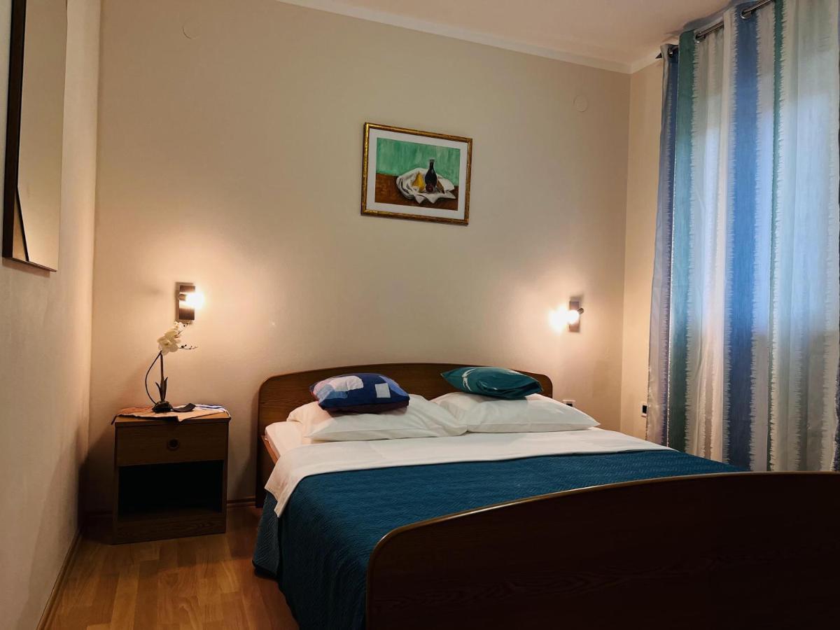 Apartmani Ivica Krk Town Esterno foto