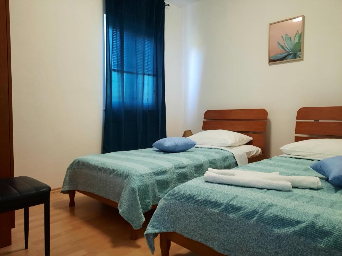 Apartmani Ivica Krk Town Esterno foto