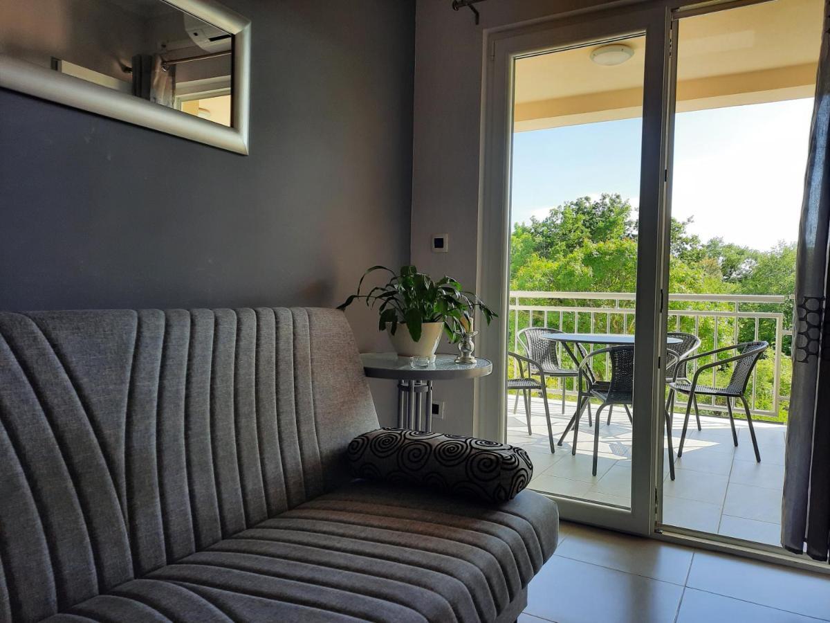 Apartmani Ivica Krk Town Esterno foto
