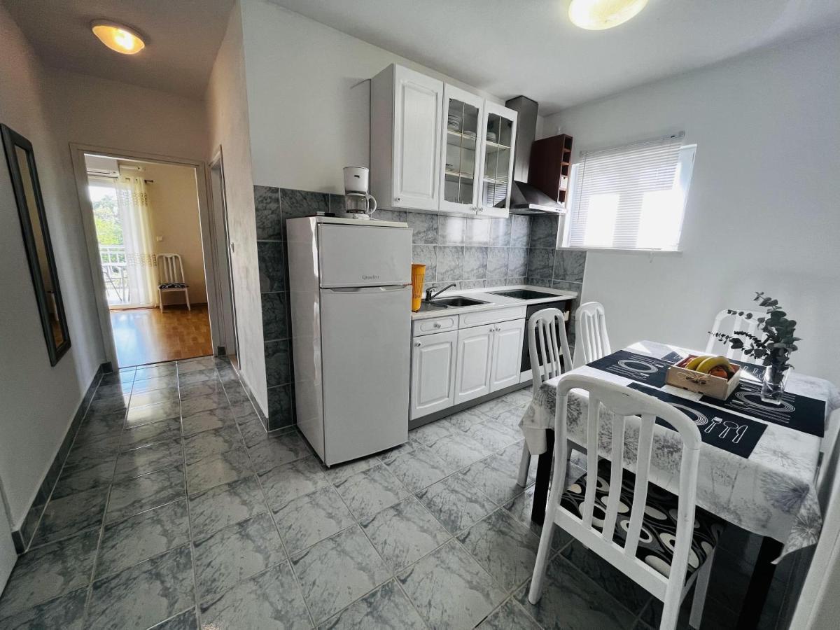 Apartmani Ivica Krk Town Esterno foto