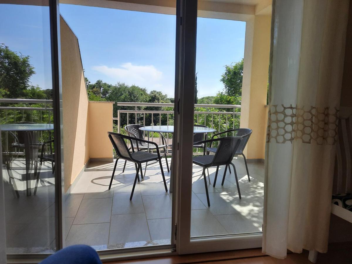 Apartmani Ivica Krk Town Esterno foto