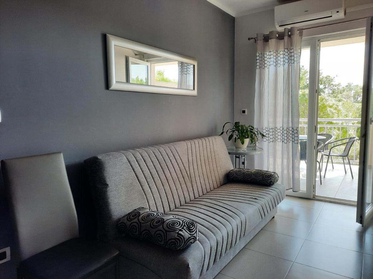 Apartmani Ivica Krk Town Esterno foto